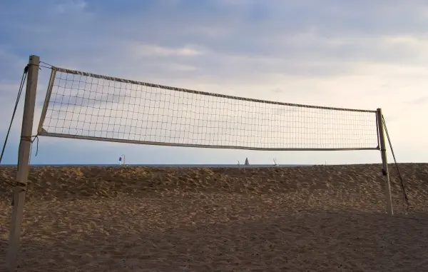 beach_volleyball_net-min.webp