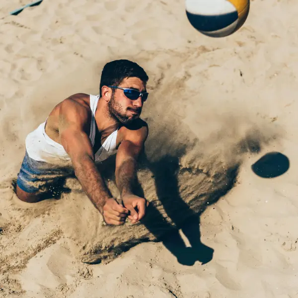 beach_volleyball_player-min.webp